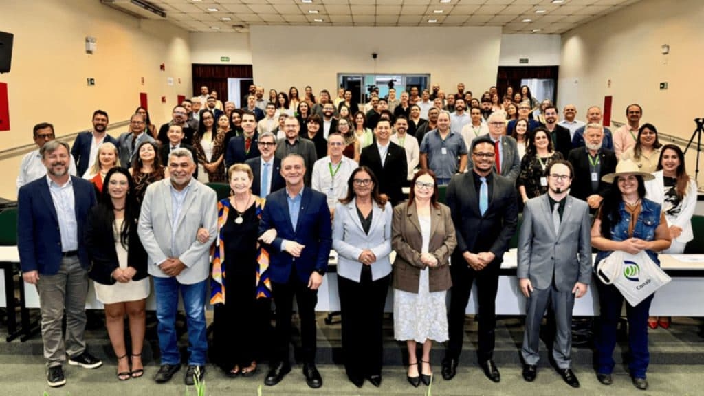 Participantes integrados em momento de networking